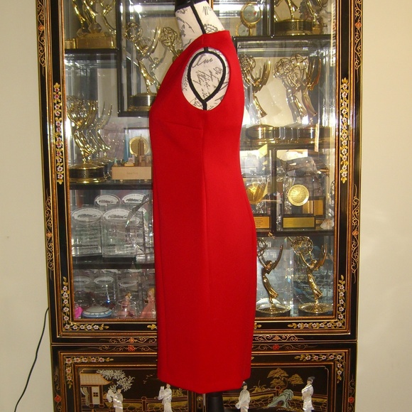 CALVIN KLEIN RED SLEEVELESS SHEATH DRESS WITH GOLD DETAIL 4 - Picture 5 of 5